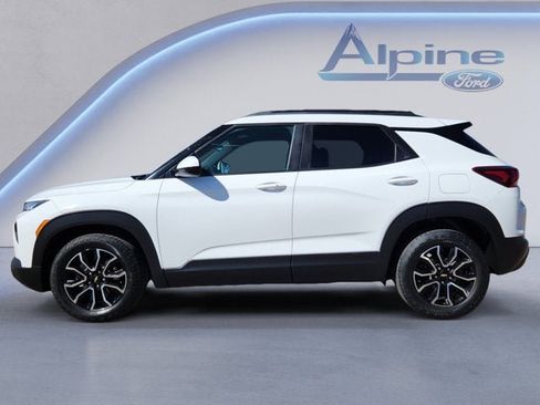 Used 2022 Chevrolet TrailBlazer ACTIV image 2