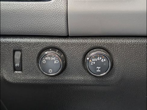 Used 2018 Chevrolet Colorado LT w/ Safety Package image 11