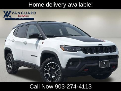 Used 2025 Jeep Compass Trailhawk AWD/4WD image 1