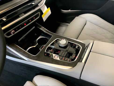 New 2026 BMW X7 xDrive40i w/ Executive Package image 7