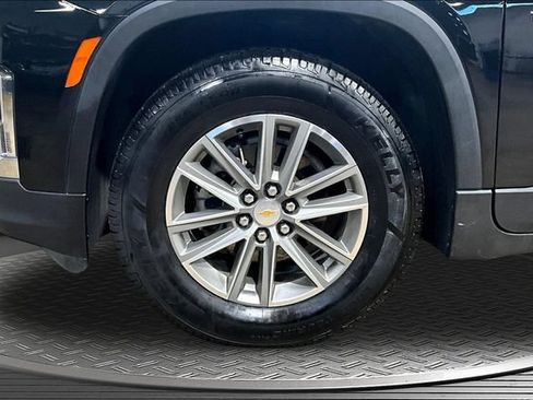 Used 2023 Chevrolet Traverse LT FWD image 34