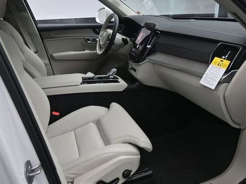 Certified 2026 Volvo XC90 T8 Ultra w/ Protection Package Premier AWD/4WD image 29