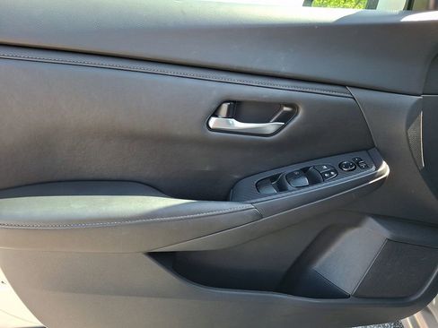 Used 2023 Nissan Sentra SV FWD image 12