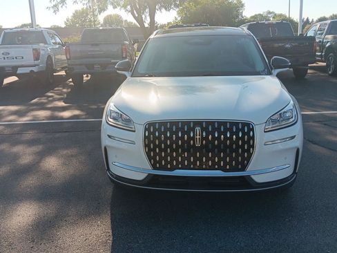 Used 2023 Lincoln Corsair Reserve w/ Equipment Group 201A AWD/4WD image 10