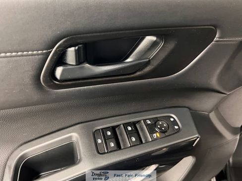 Used 2025 Nissan Pathfinder SV FWD image 23