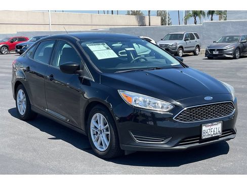Used 2018 Ford Focus SE FWD image 9
