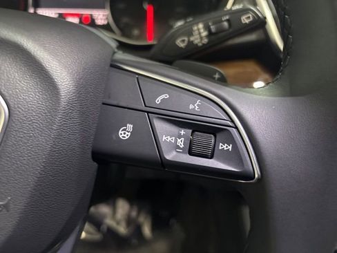 Used 2023 Audi Q5 2.0T Premium w/ Convenience Package image 17