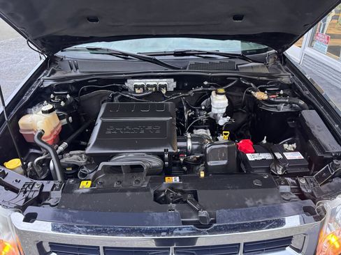 Used 2011 Ford Escape Limited w/ 302A Rapid Spec Order Code image 23