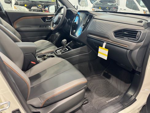Used 2025 Subaru Forester Sport AWD/4WD image 12