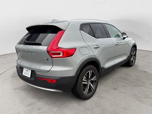 Certified 2025 Volvo XC40 B5 Core image 5