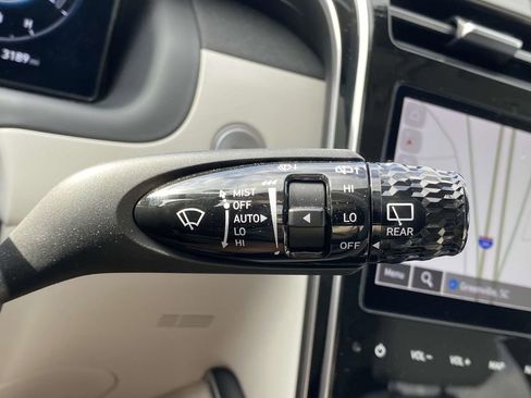 Used 2024 Hyundai Tucson Limited image 25