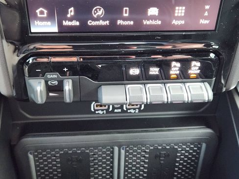 New 2026 RAM 2500 Laramie AWD/4WD image 14