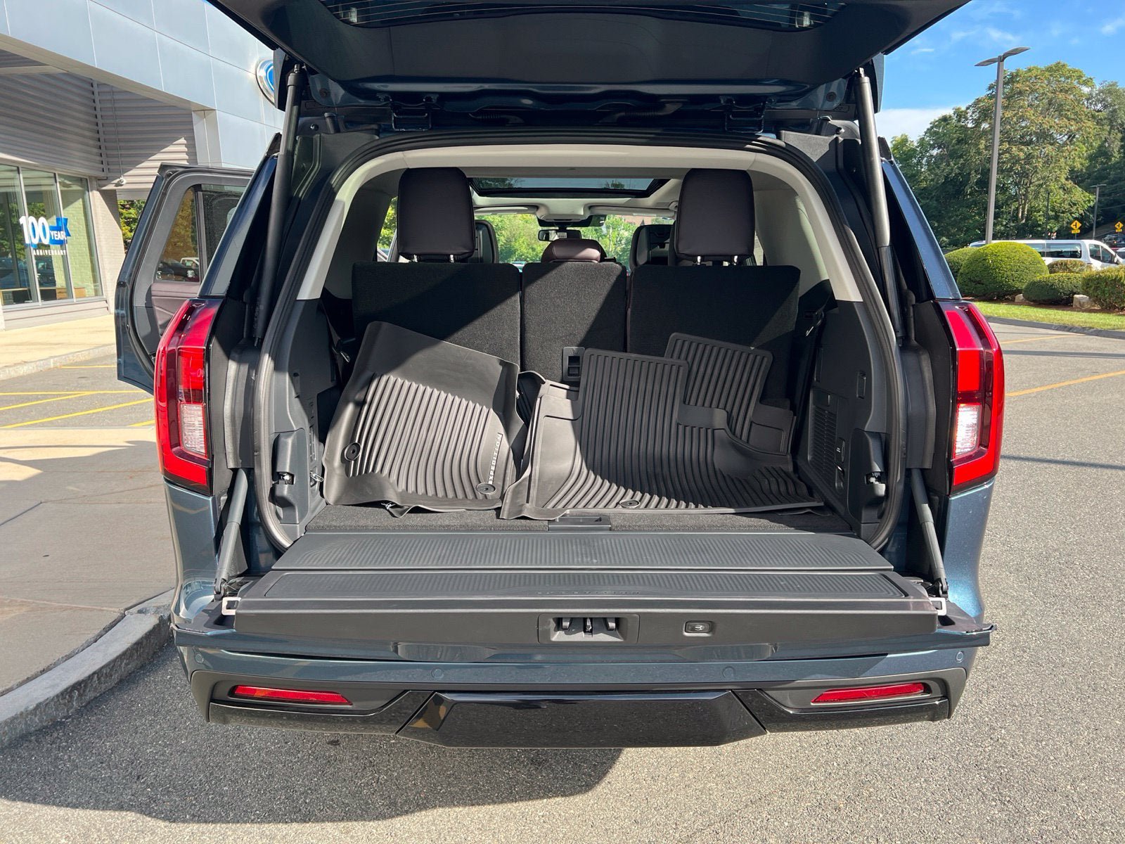 New 2027 Ford Expedition Platinum w/ Platinum Ultimate Package AWD/4WD image 9