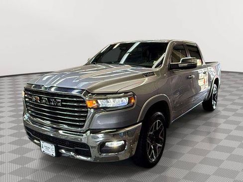 Used 2025 RAM 1500 Laramie AWD/4WD image 5
