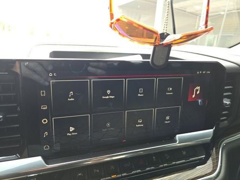 Used 2024 GMC Sierra 1500 Elevation w/ Elevation Premium Package image 9