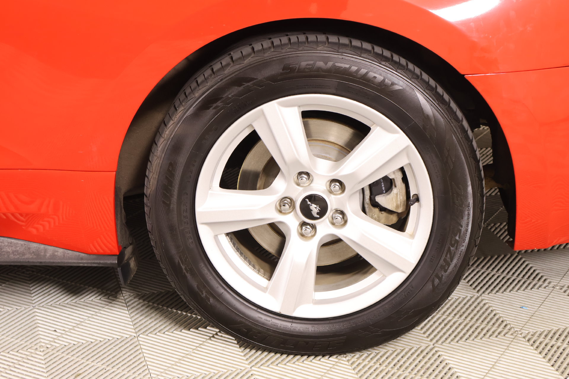 Used 2016 Ford Mustang Coupe RWD image 16
