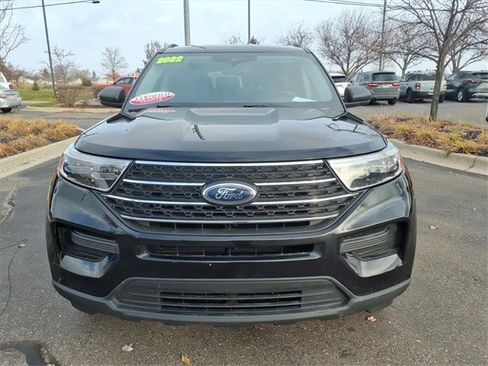 Used 2022 Ford Explorer XLT image 2