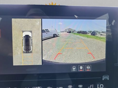 New 2026 GMC Hummer EV SUV AWD/4WD image 16