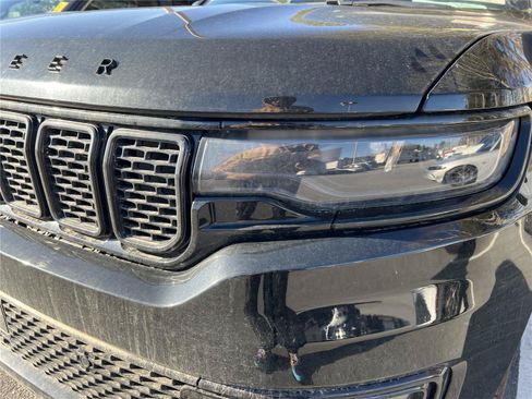Used 2024 Jeep Wagoneer Series II RWD image 10