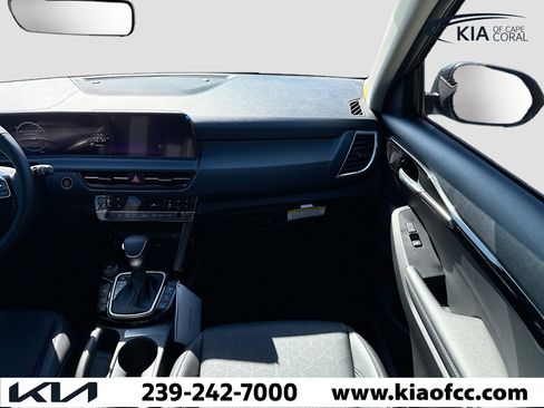New 2026 Kia Seltos EX image 17