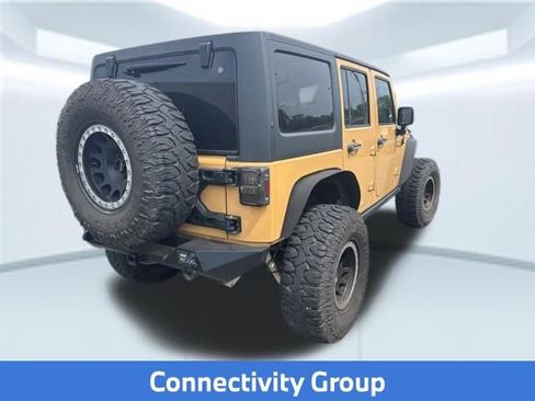 Used 2014 Jeep Wrangler Unlimited Rubicon w/ Connectivity Group AWD/4WD image 5