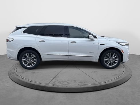 Certified 2024 Buick Enclave Avenir image 9