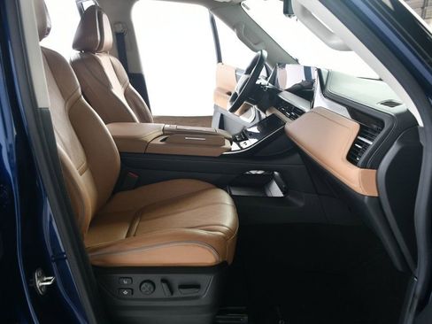 Used 2025 INFINITI QX80 Sensory image 29