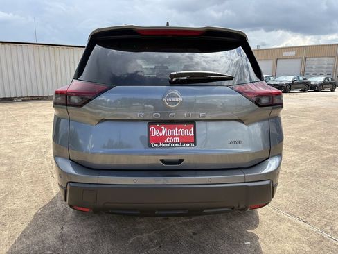 Used 2025 Nissan Rogue SV AWD/4WD image 4
