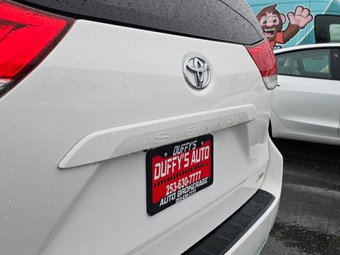 Used 2012 Toyota Sienna LE image 31