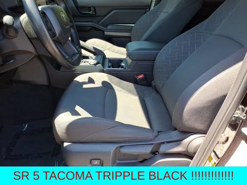 Used 2025 Toyota Tacoma SR5 AWD/4WD image 13