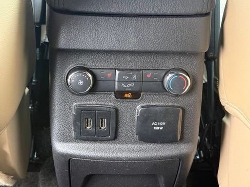 Used 2017 Ford Explorer Limited w/ Equipment Group 301A FWD image 19