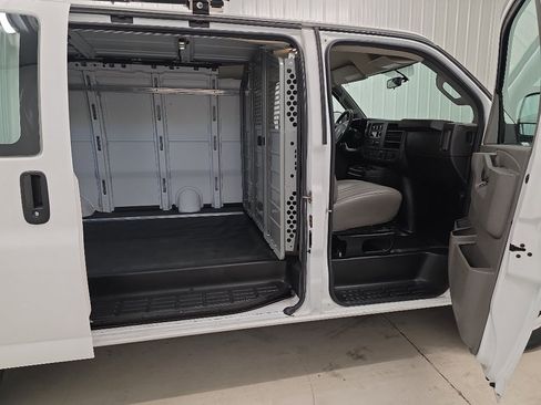Used 2020 GMC Savana 3500 w/ Driver Convenience Package RWD image 6