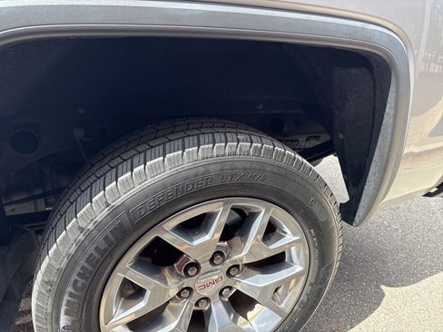 Used 2018 GMC Sierra 1500 SLT w/ SLT Premium Package image 12