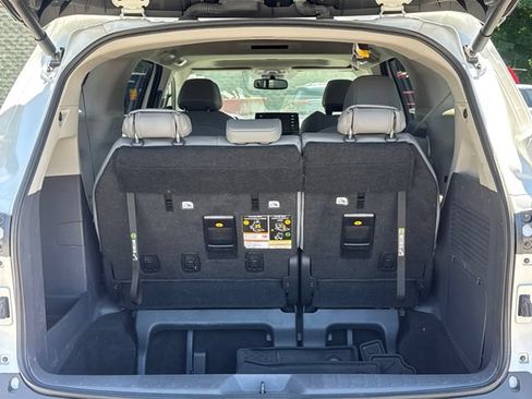 Used 2023 Toyota Sienna XLE FWD image 13