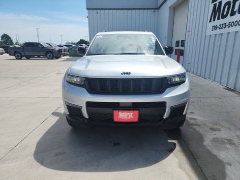 New 2025 Jeep Grand Cherokee L Limited w/ Black Appearance Package image 8