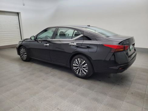 Used 2025 Nissan Altima 2.5 SV FWD image 3
