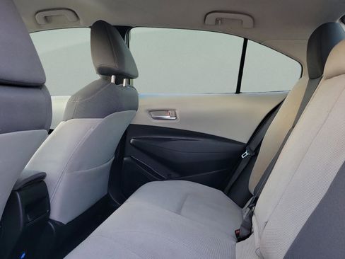 Used 2021 Toyota Corolla LE image 10