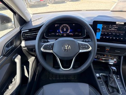 New 2026 Volkswagen Jetta SE image 24