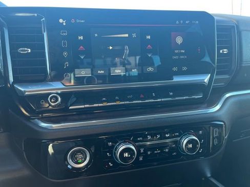 Used 2024 GMC Sierra 1500 SLT image 43