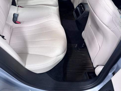 Certified 2025 Mercedes-Benz E 350 4MATIC Sedan image 24