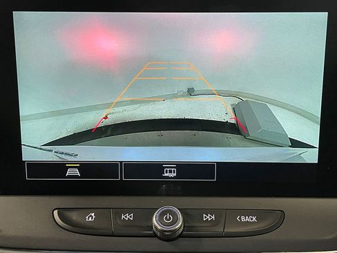 Used 2025 Chevrolet Blazer LT image 4