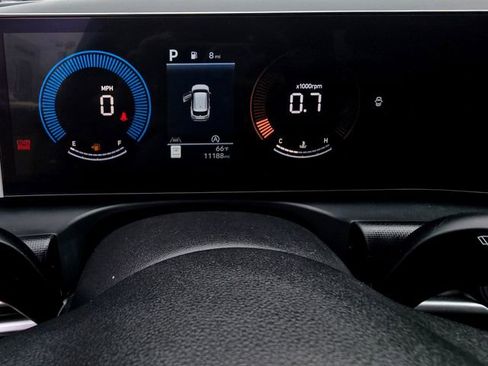 Used 2025 Hyundai Tucson SE image 14