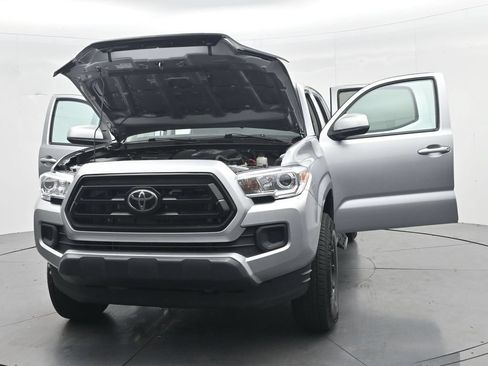 Used 2022 Toyota Tacoma SR AWD/4WD image 47