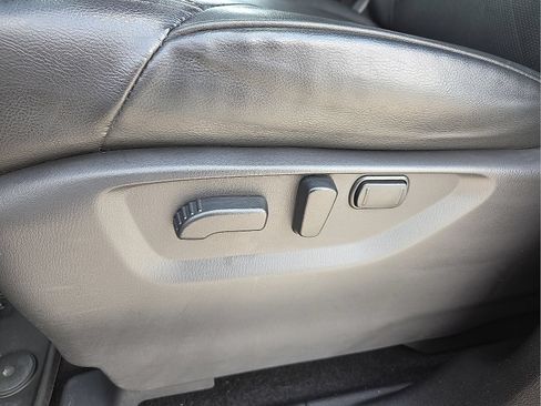 Used 2022 Nissan Armada SL w/ Captain's Chairs Package AWD/4WD image 15