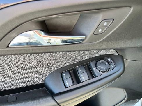 Used 2023 Chevrolet TrailBlazer LS FWD image 16