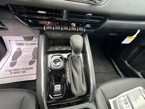 New 2026 GMC Canyon Elevation w/ Convenience Package image 16