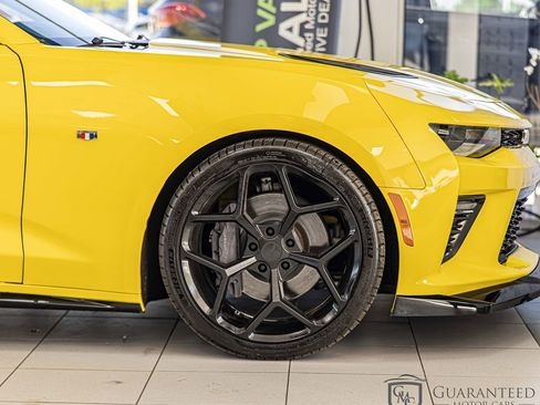 Used 2018 Chevrolet Camaro SS RWD image 11