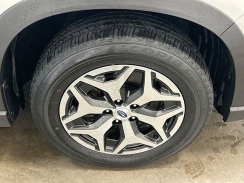 Certified 2023 Subaru Forester Premium AWD/4WD image 5