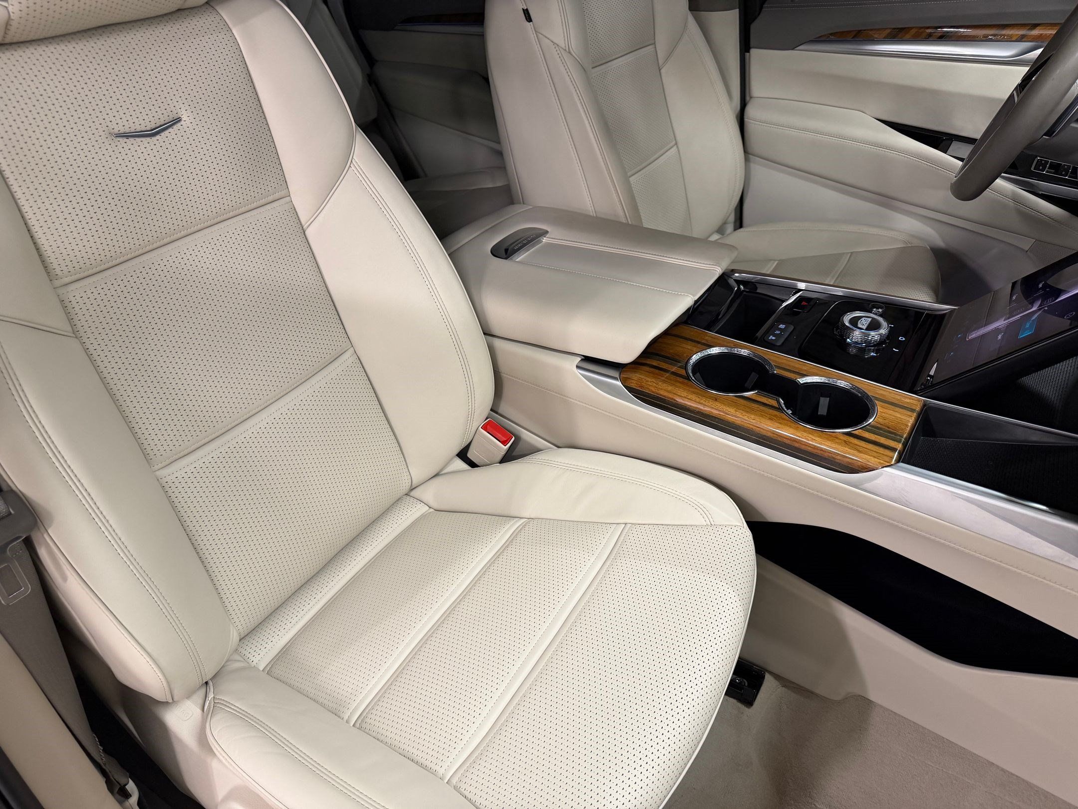 Certified 2025 Cadillac Escalade Sport Platinum w/ LPO, ONYX Package AWD/4WD image 62