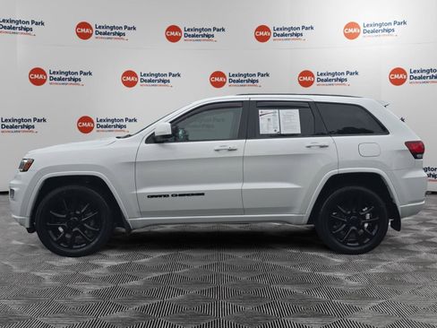 Used 2020 Jeep Grand Cherokee Altitude AWD/4WD image 4